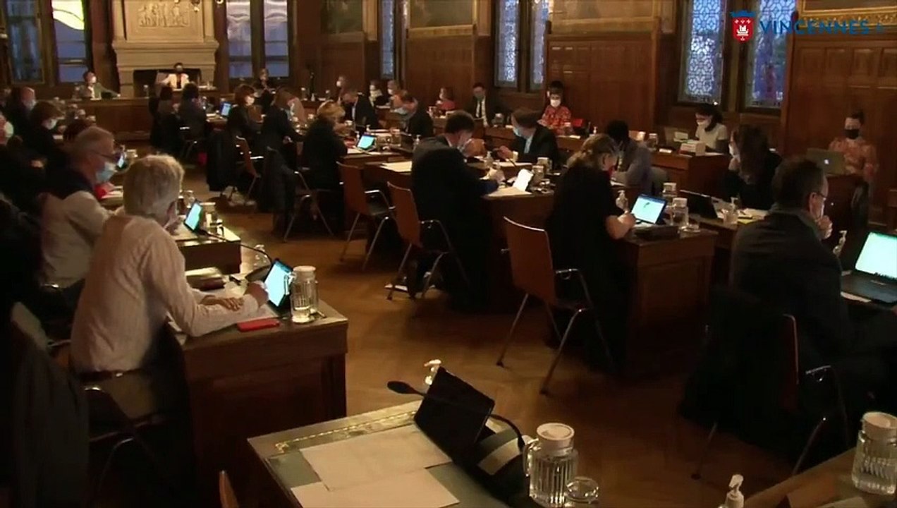 Vincennes : Regardez cette scène surréaliste où un élu Vert refuse de voter une subvention pour un club de bateaux à voile sous prétexte qu'ils... polluent !