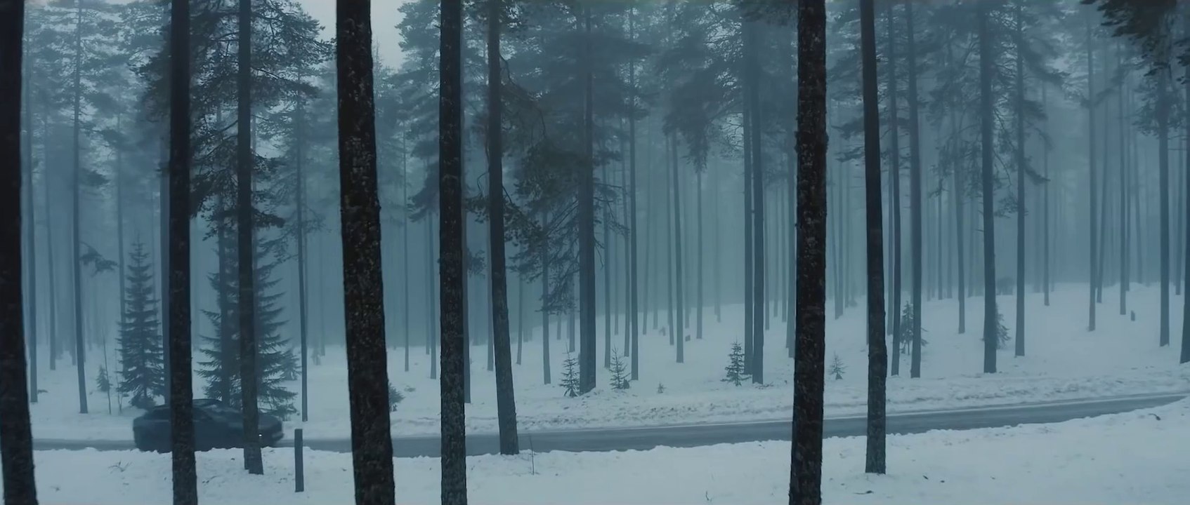 Aston Martin SUV dbx 2021