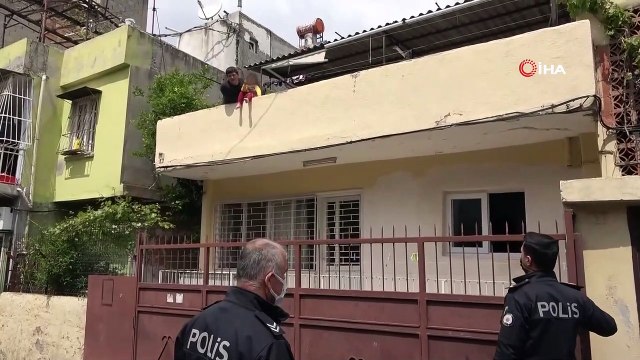 Kızını damdan atmaya çalışan baba tutuklandı