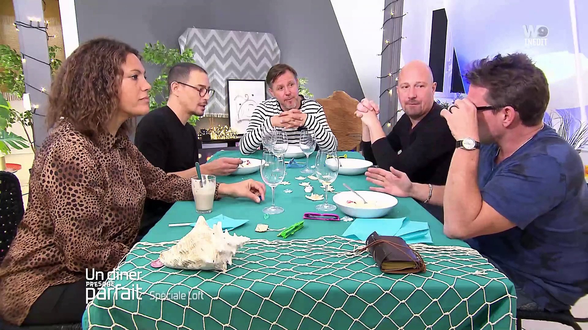 Benjamin Castaldi Diner Presque Parfait Benjamin Castaldi revient sur la scène de la piscine dans "Loft Story",  lors de sa participation à "Un Dîner presque parfait", sur W9 - Vidéo  Dailymotion