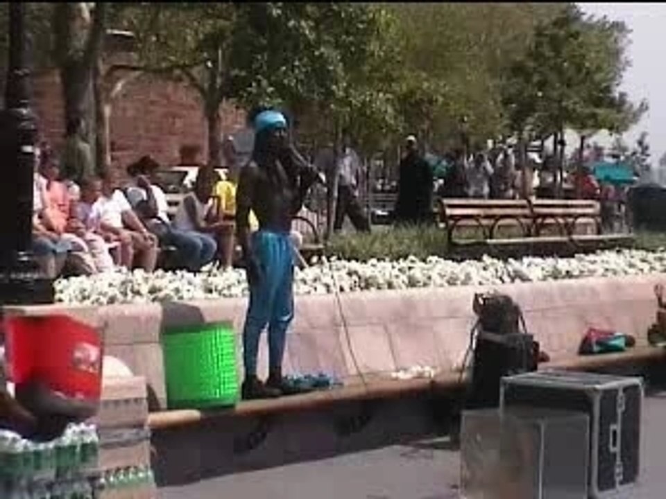 Street performer - contortionist