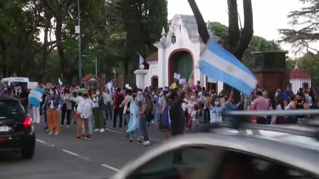 Protesta en Argentina contra el cierre de los colegios