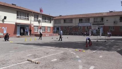 GAZİANTEP - Dezavantajlı mahallenin "koleji andıran" okulu dikkati çekiyor