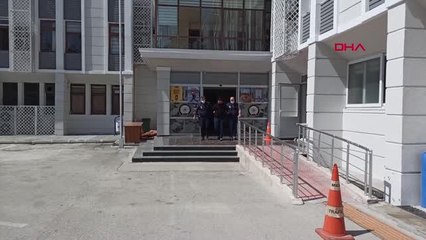 ARACINI EVDEN AYRILAN KIZ KARDEŞİNİN ÜZERİNE SÜREN TAKSİCİ ADLİYEYE SEVK EDİLDİ