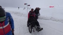SPOR Motosiklet kazasında felç olan Nazım, snowboardla hayata tutundu