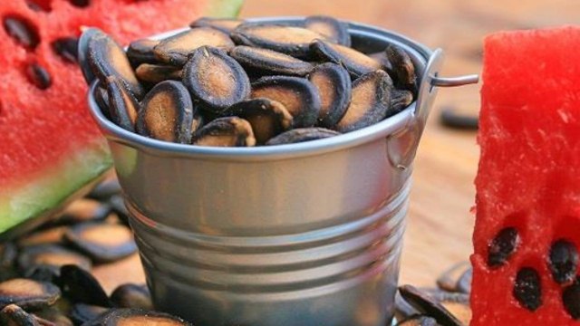 तरबूज के बीज के फायदे सुनकर चौक जाएगे आप । Watermelon Seeds Benefits । Boldsky