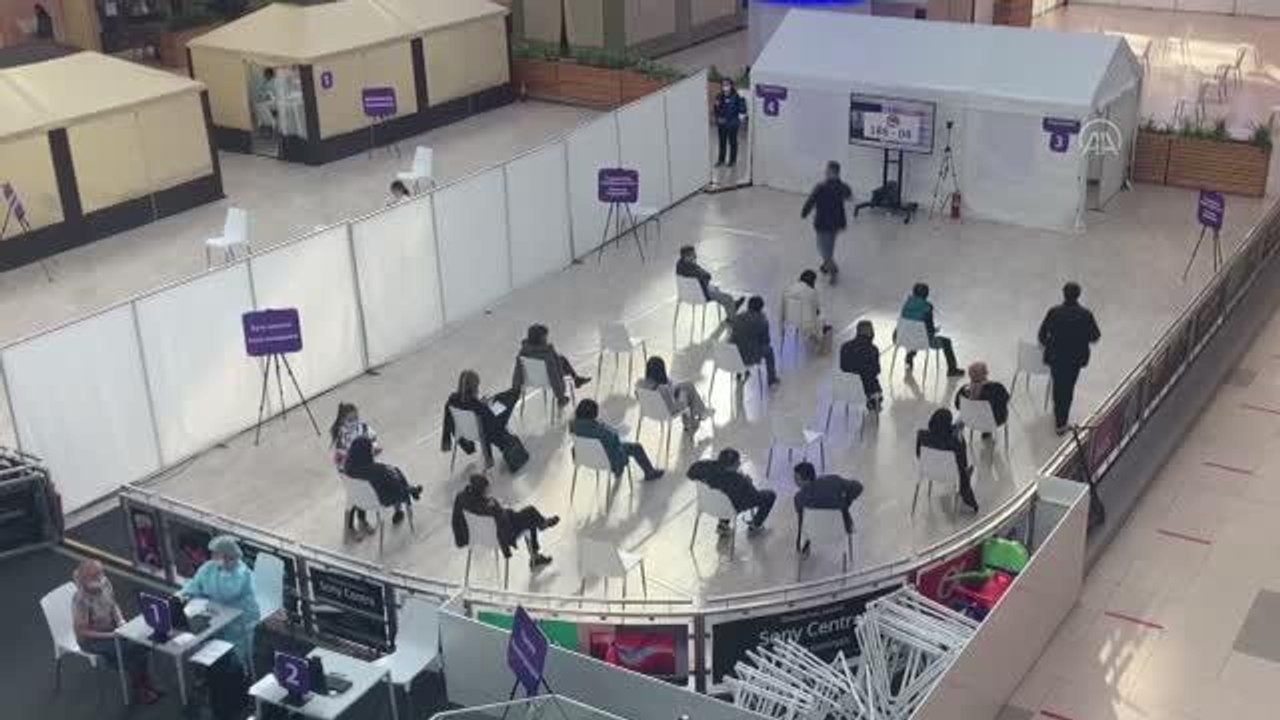 Son dakika haberi | NUR SULTAN - Kazakistan'da alışveriş merkezinde Kovid-19 aşı noktası faaliyete başladı