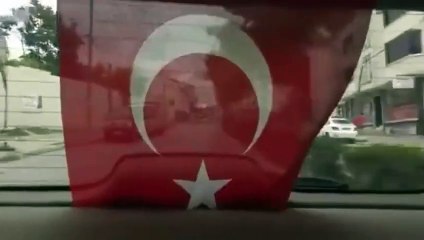 Bayrağın arkasına saklanan FETÖ'cünün şeytanlığı