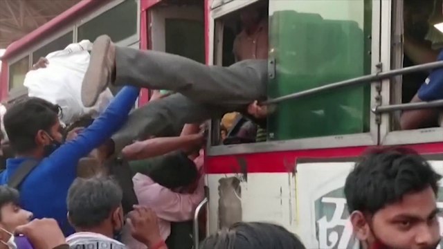 Des dizaines de milliers d'Indiens fuient New Delhi après l'annonce d'un nouveau confinement