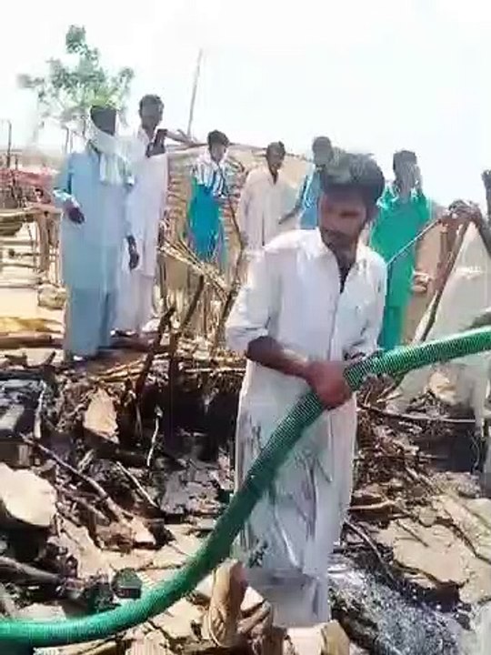 झोंपड़ी में लगी आग, घरेलू सामान जलकर राख