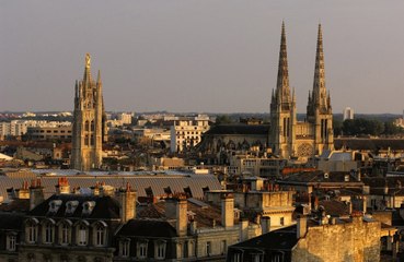 Cinq voyous mis en examen après avoir battu à mort un retraité à Bordeaux