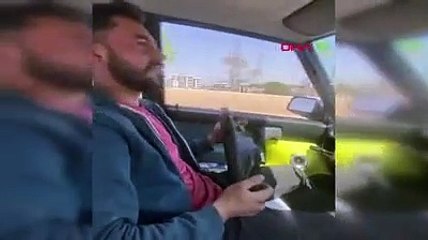 Direksiyonu yerinden çıkartıp yola devam etti