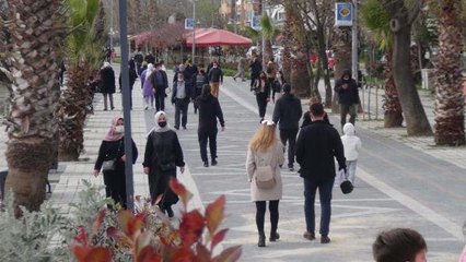 SİLİVRİ'DE MEYDAN VE SAHİL DOLDU TAŞTI