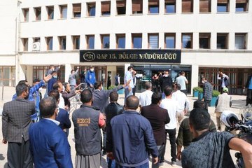 ŞANLIURFA'DA, ÇİFTÇİLER İLE DSİ PERSONELİ ARASINDA GERGİNLİK