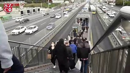 下载视频: İstanbul'da kısıtlama öncesi insan kalabalığı ve yoğun trafik