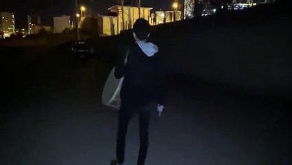 Polis her yerde ‘128 milyar dolar nerede’ manisini okuyan davulcuyu arıyor