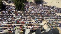 صلاة حاشدة في المسجد الأقصى في أول جمعة من رمضان منذ انتشار كوفيد