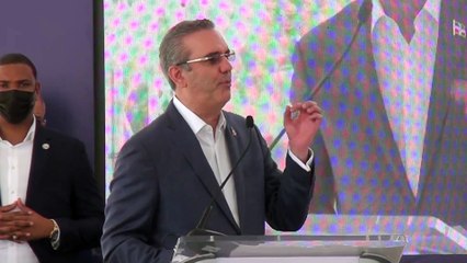 La anécdota de Abinader sobre el ahorro, una bicicleta "Chopper" y su papá