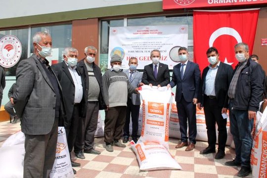 Tosya'da çiftçilere 50 ton çeltik tohumu ve sera naylonu dağıtıldı
