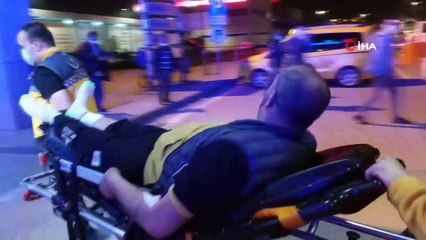 Damadıyla silahlı saldırıda yaralandı, sedye üzerinde tehditler savurdu