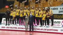 Şampiyon VakıfBank, kupasını aldı