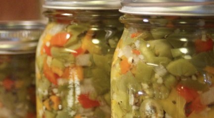 What Is Giardiniera? A Flavorful Classic 🥒