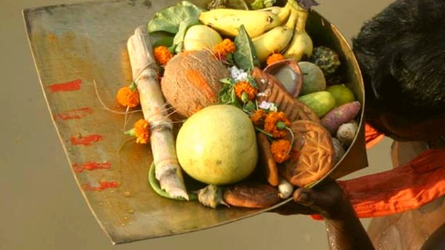 Chaiti Chhath Puja 2021: चैती छठ पूजा में छठ मइया को जरूर चढ़ाएं ये 6 फल | Boldsky