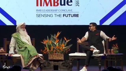 Ranveer Singh and Sadhguru Dance on Popular Demand at IIM Bangalore Leadership Summit 2018