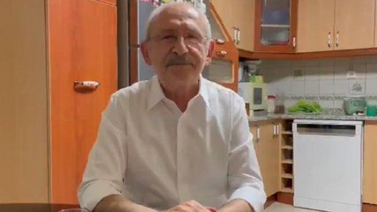 Descargar video: Kılıçdaroğlu, evinin mutfağından gençlere seslendi