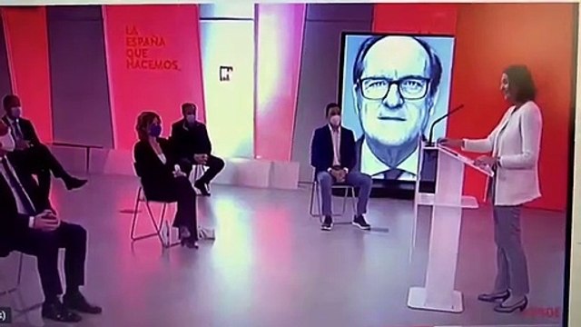 Para la ministra Reyes Maroto, el caminante no hay camino, se hace camino al andar es de Serrat