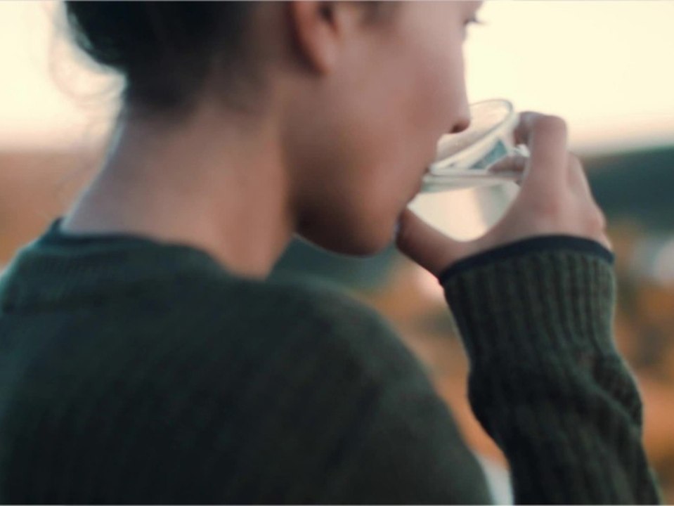 Nur Wasser trinken: Das passiert in deinem Körper