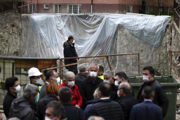 Başkan Taşdelen: "Burada hiçbir şekilde binalarda kayma yok, temellerinde oynama yok"