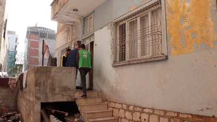 Evi yanan aileye eşya ve nakdi yardım yapıldı