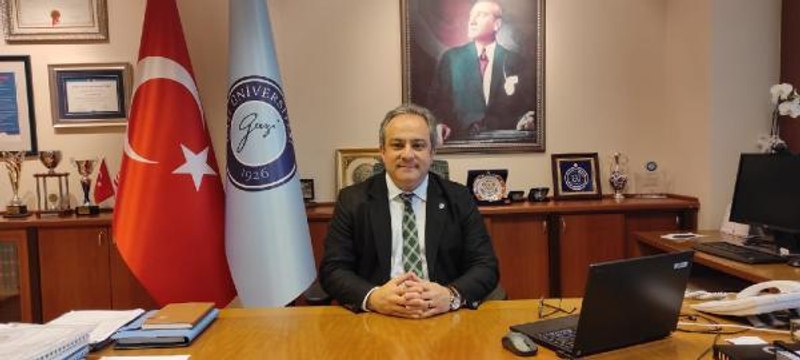 Aşı gerçekten de koruyormuş! Sağlık çalışanlarının toplam koronavirüs vakaları içindeki oranı 4 kat azaldı