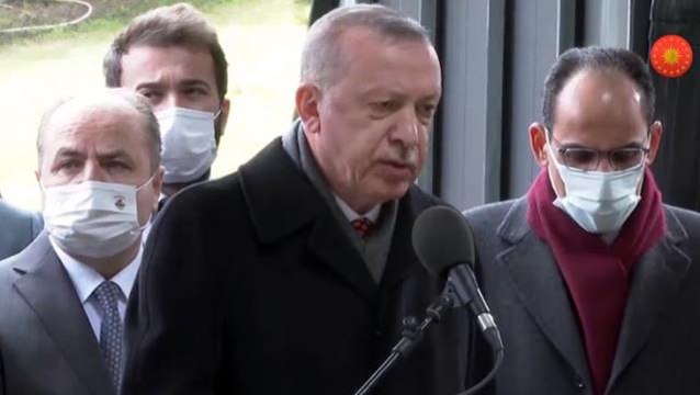 Cumhurbaşkanı Erdoğan, Turgut Özal'ın kabri başında Kur'an-ı Kerim okudu