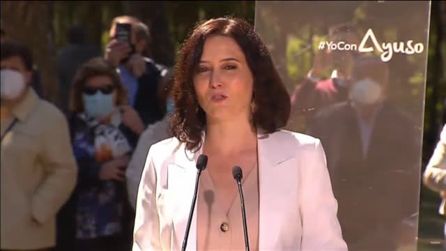 Ayuso acusa al Gobierno de meter miedo con las vacunas para que los ciudadanos no vayan a votar