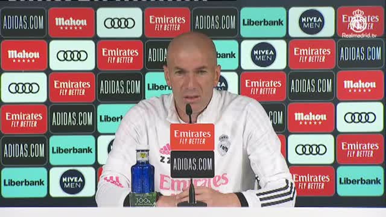 Zidane: "No soy el mejor, pero tampoco un desastre"