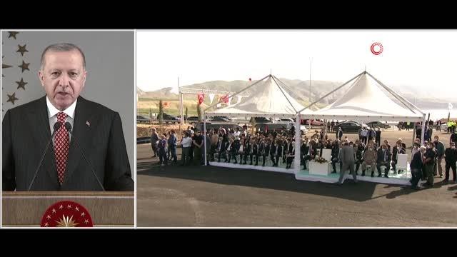 Cumhurbaşkanı Recep Tayyip Erdoğan, Dünyada 100'e yakın ülkenin henüz ilk doz aşıya dahi ulaşamadığı bir atmosferde biz 20 milyon doz aşıyı...
