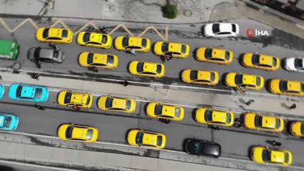 Taksici esnafına yüzlerce araçlık konvoyla veda