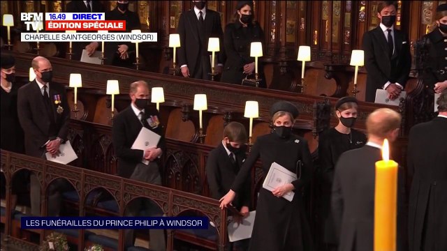 Funérailles du prince Philip: le cercueil a été descendu dans le caveau royal, la famille quitte la chapelle Saint-Georges de Windsor