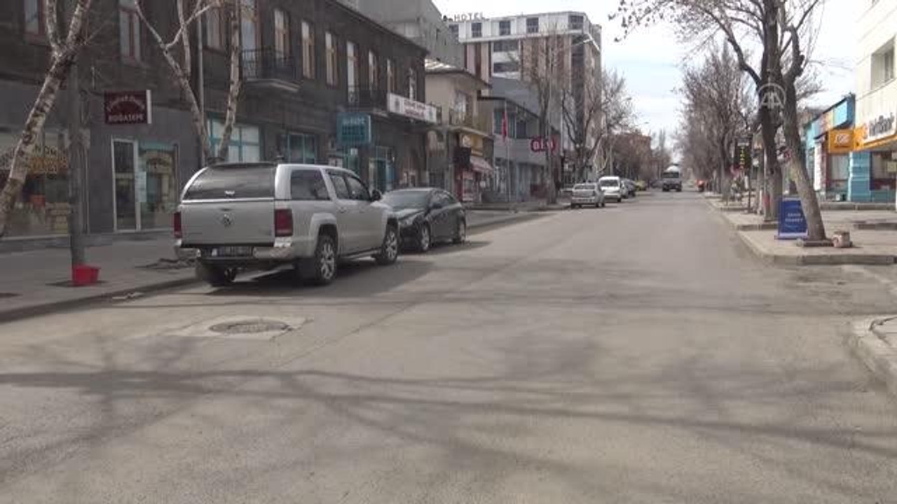 Sokağa çıkma kısıtlaması nedeniyle sessizlik hakim