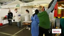Puglia: vaccini direttamente ad automobilisti e ciclisti a Taranto - video