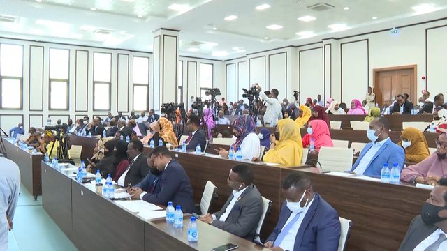 احتقان سياسي في الصومال بعد تمديد ولاية الرئيس الصومالي وحكومته عامين إضافيين