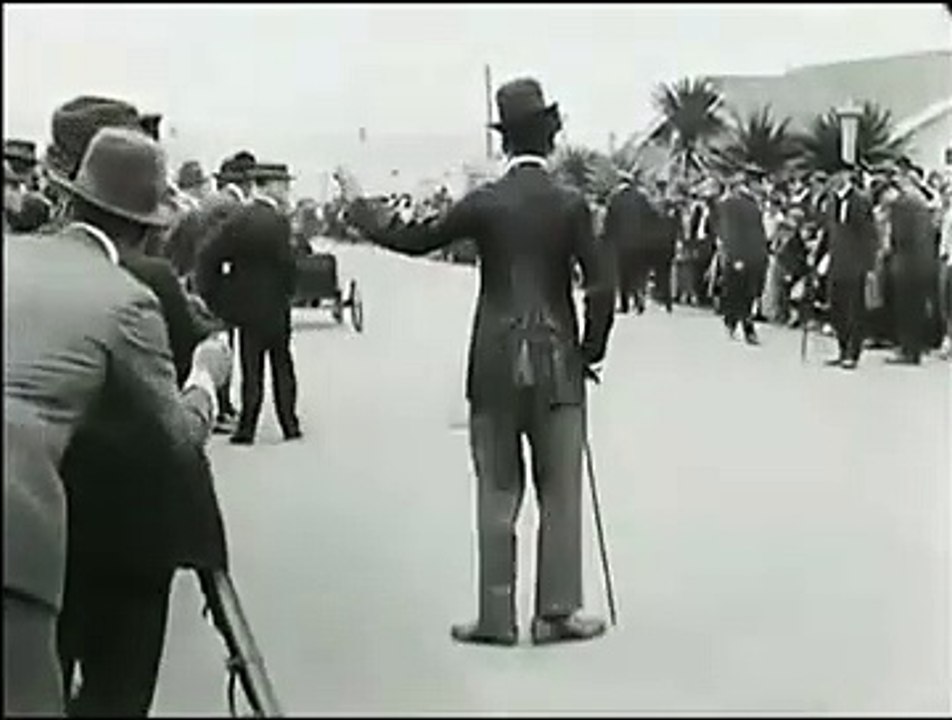 Charlie Chaplin dans "Charlot est content de lui"