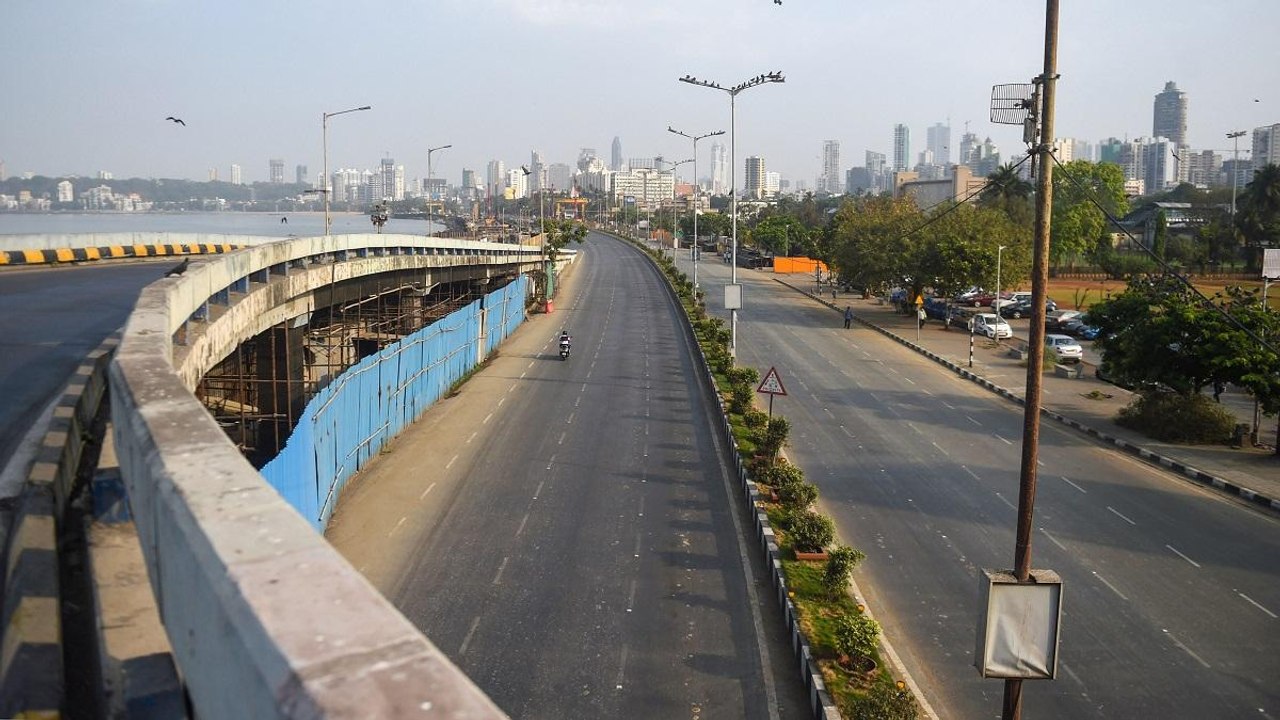 Does curfew help in containing spread of coronavirus?