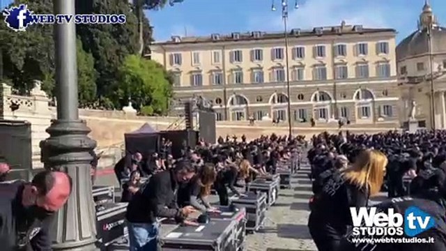 Bauli in piazza del Popolo a Roma per dare una svegliata al Governo Draghi: Noi siamo pronti #webtvstudios
