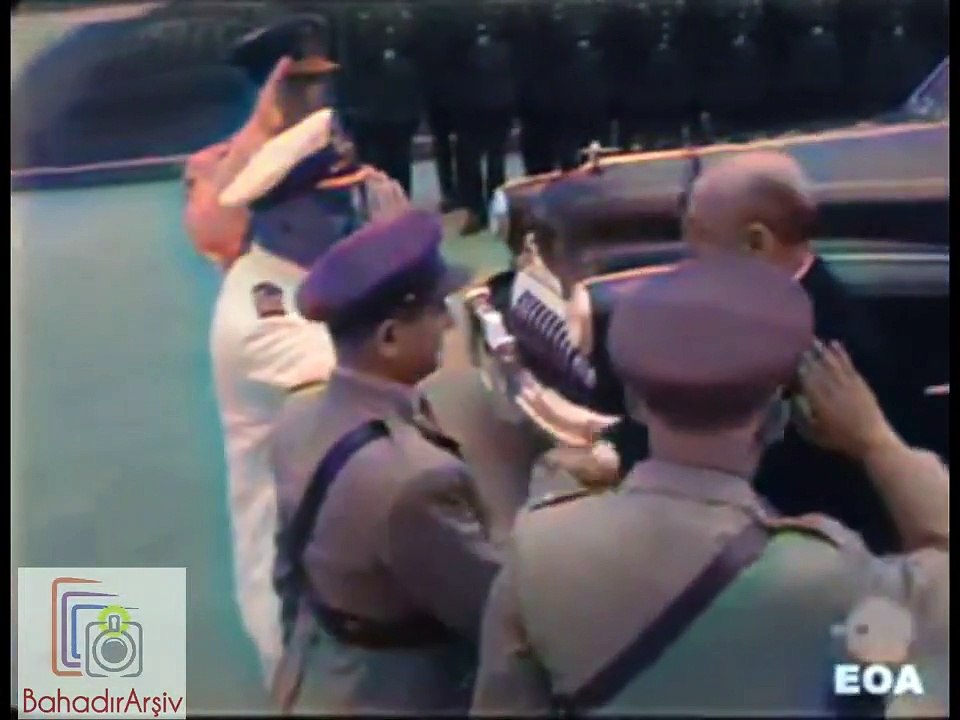 Yunanistan Başbakanı Aleksandros Papagos Türkiye ziyaretinde Adnan Menderes ile 1954 (Renkli) / Greek Prime Minister Alexander Papagos  Turkey visit with Adnan Menderes 1954 (Colorized)