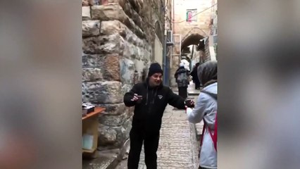 Mescid-i Aksa'da Türklere özel çay ikramı yapan Filistinli çaycı