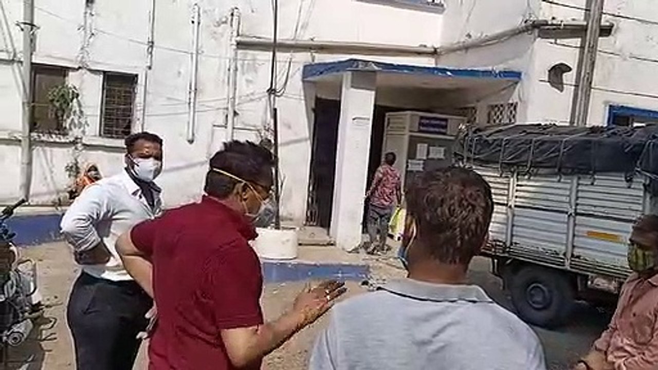 कोरोना मरीजो के लिए 40 ऑक्सीजन सिलेंडर उपलब्ध कराएं