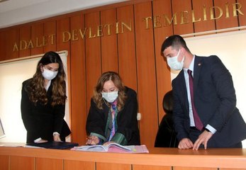 ADANA'DA HAKİM VE SAVCI ADAYLARI MESLEĞE MENTORLERLE HAZIRLANIYOR